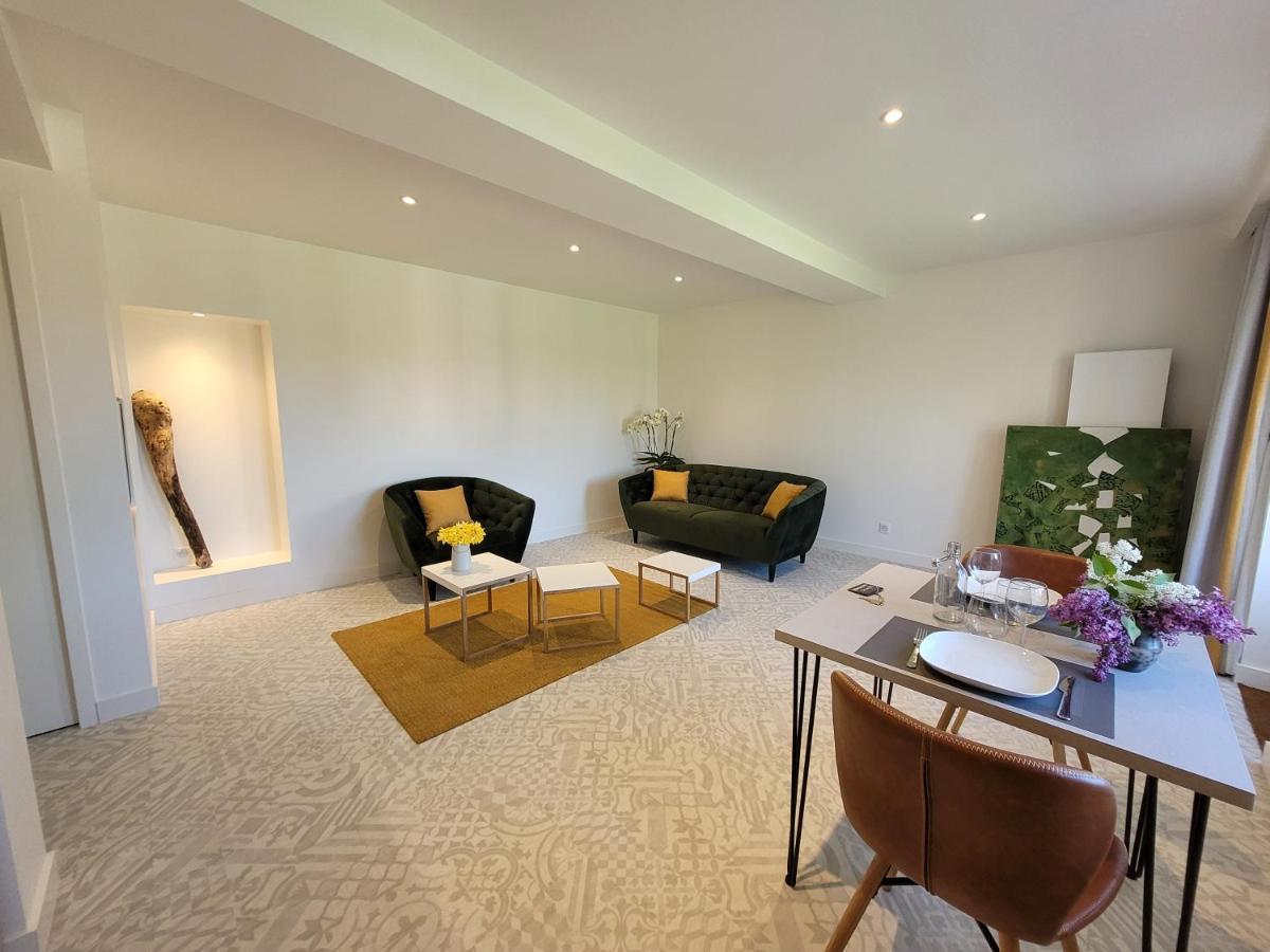 Lodges En Pierres Dorees Saint-Germain-Nuelles Exterior foto